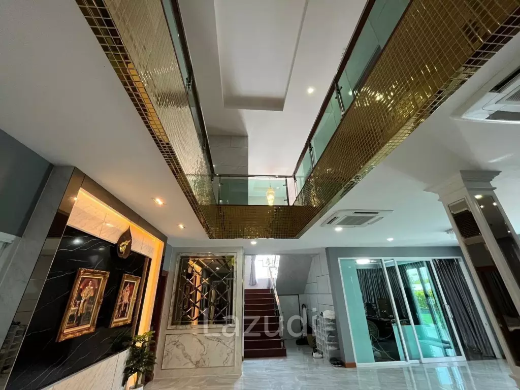 Private Home With Pool for Sale