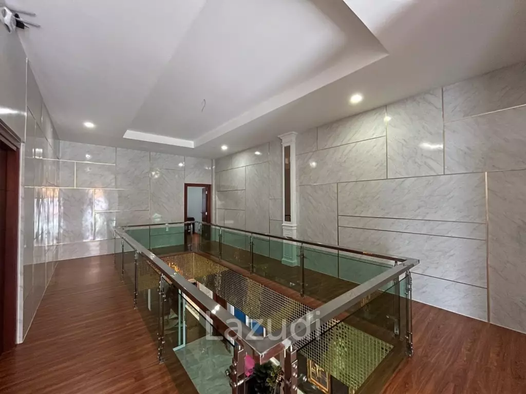 Private Home With Pool for Sale