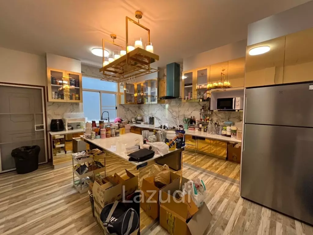 Private Home With Pool for Sale