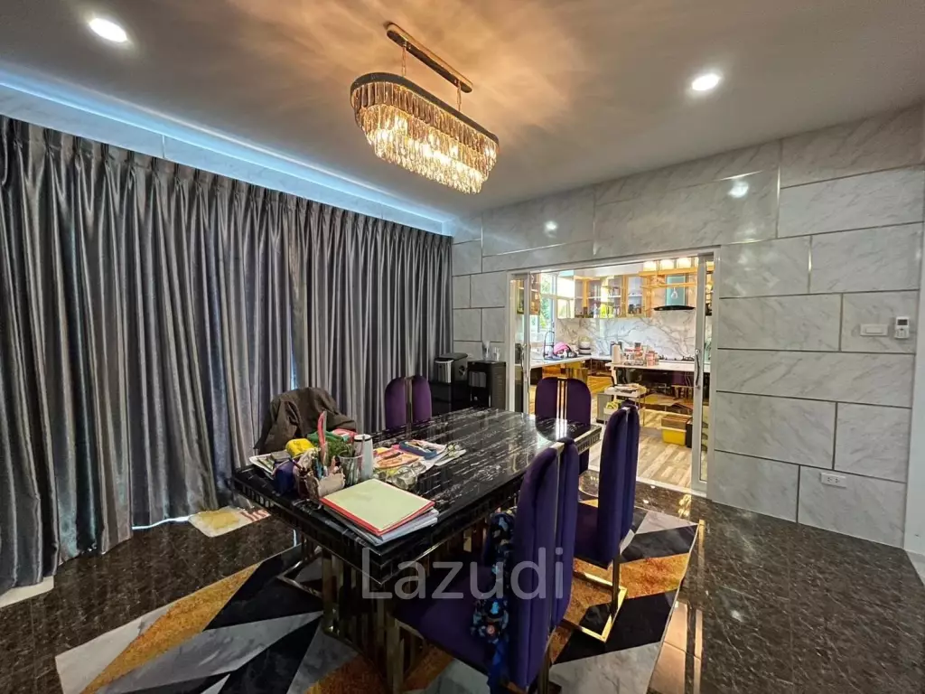 Private Home With Pool for Sale