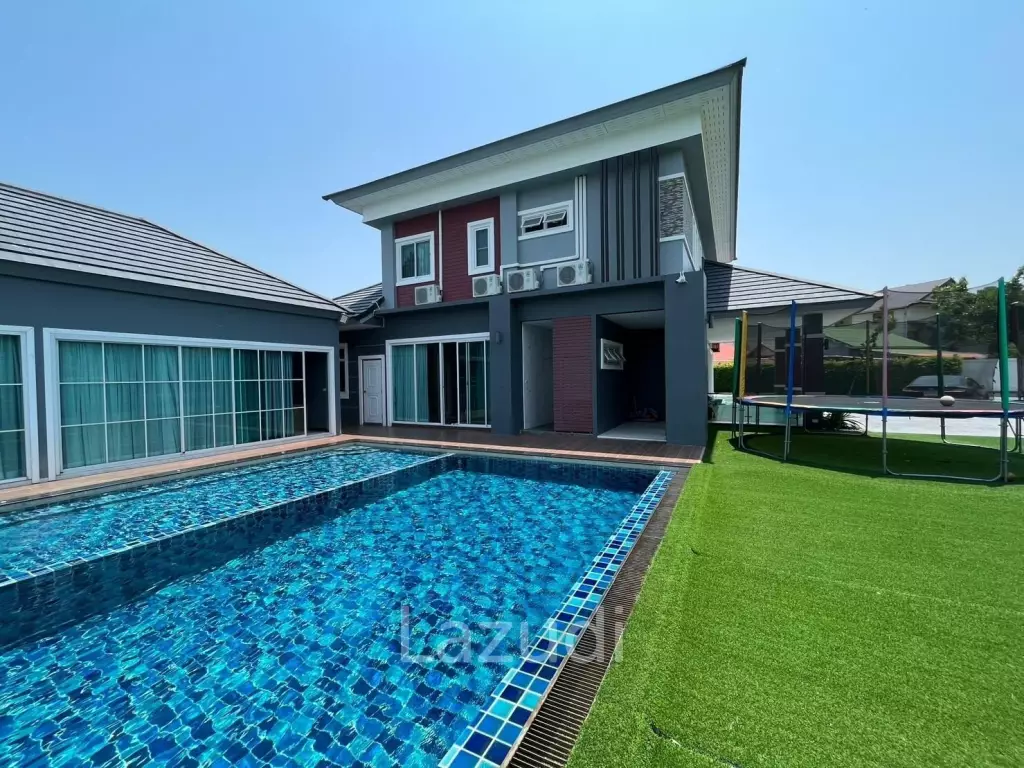 Private Home With Pool for Sale