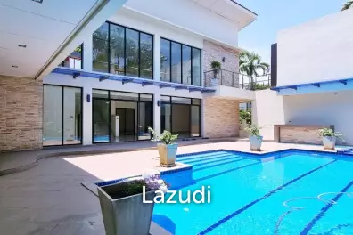 8 Bedrooms House at Khao Talo for Sale