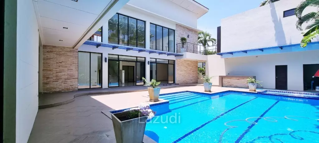 8 Bedrooms House at Khao Talo for Sale