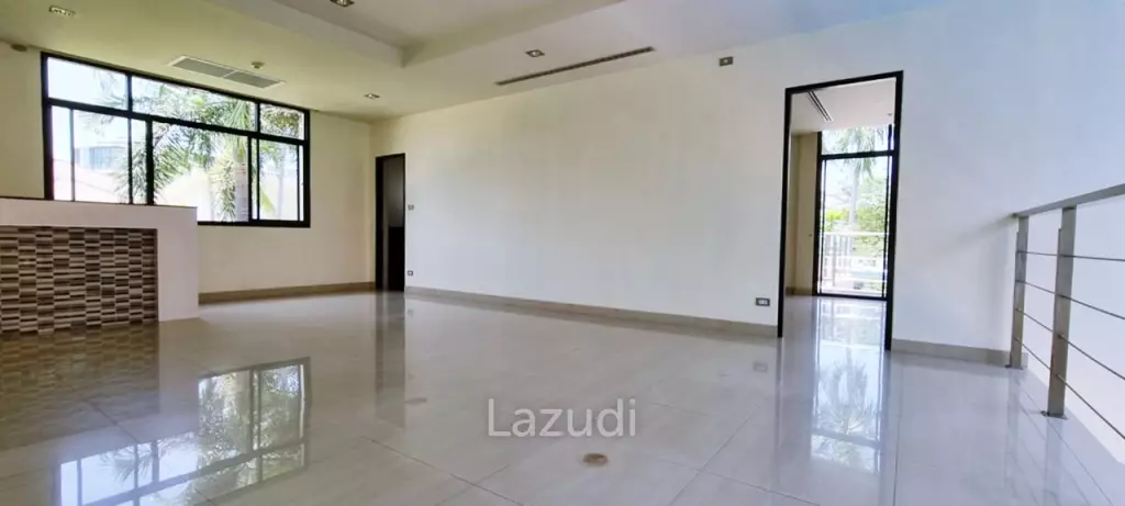 8 Bedrooms House at Khao Talo for Sale