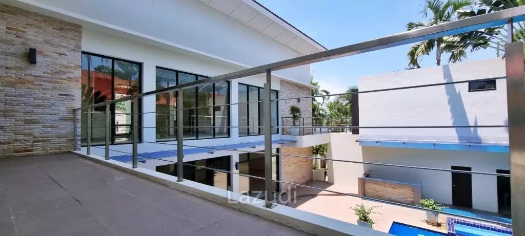 8 Bedrooms House at Khao Talo for Sale