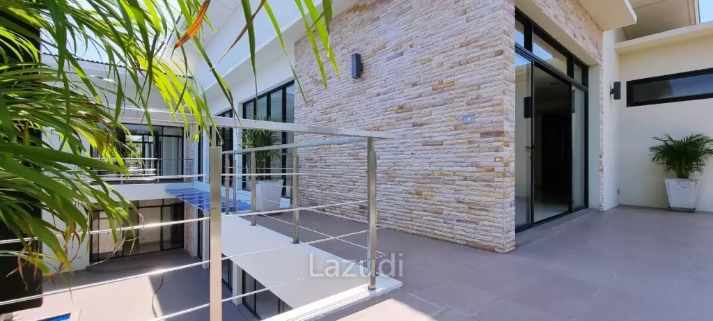 8 Bedrooms House at Khao Talo for Sale