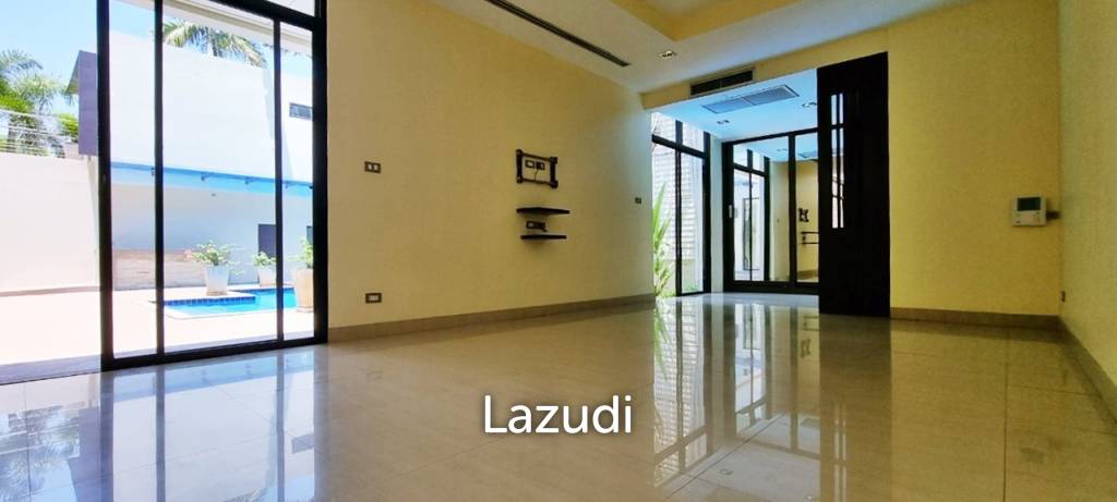 8 Bedrooms House at Khao Talo for Sale