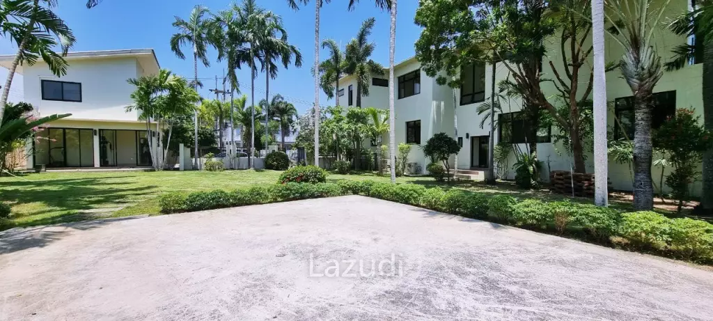 8 Bedrooms House at Khao Talo for Sale