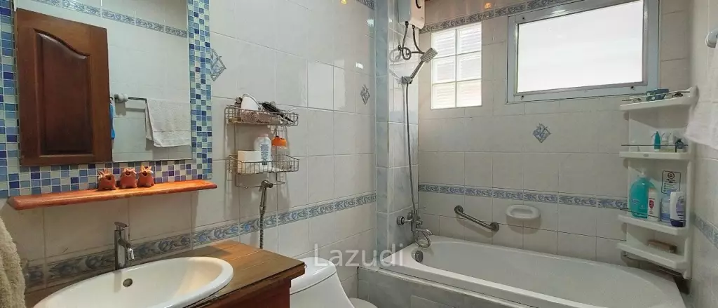 4 Bedrooms House for Sale in Khao Noi
