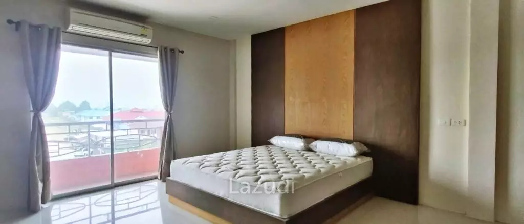 4 Storey Building for Sale in Khao Noi