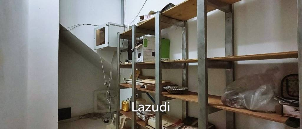 4 Storey Building for Sale in Khao Noi