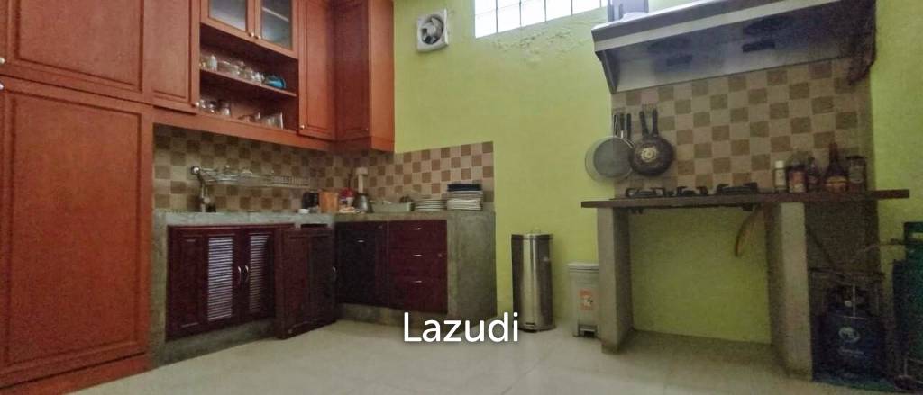 4 Storey Building for Sale in Khao Noi