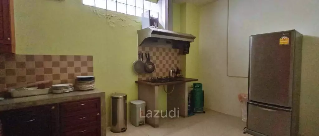 4 Storey Building for Sale in Khao Noi