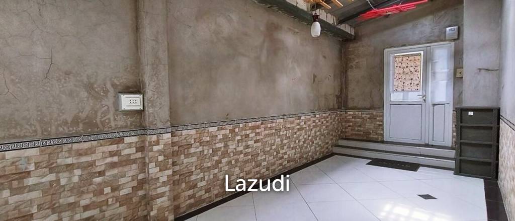 4 Storey Building for Sale in Khao Noi