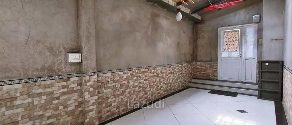 4 Storey Building for Sale in Khao Noi