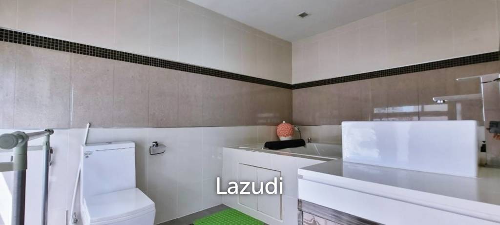 2 Bed 2 Bath 92 SQ.M Wong Amat Tower