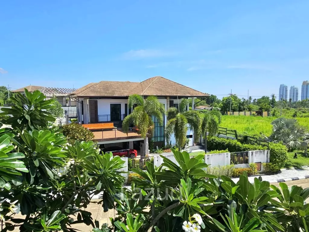 Green Area House for Sale in Sriracha