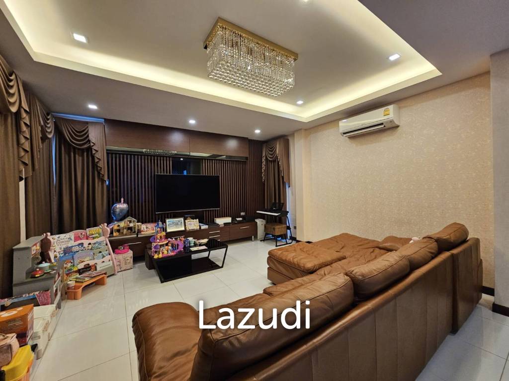 Green Area House for Sale in Sriracha
