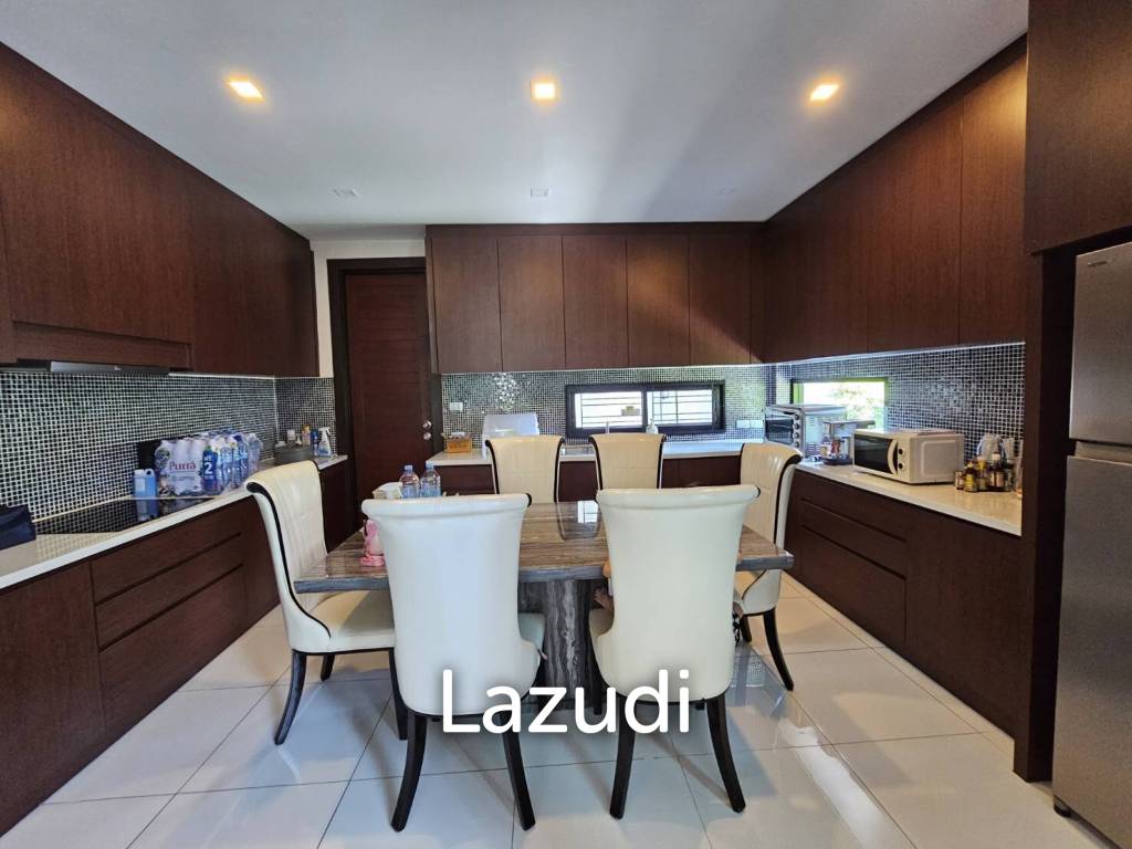 Green Area House for Sale in Sriracha