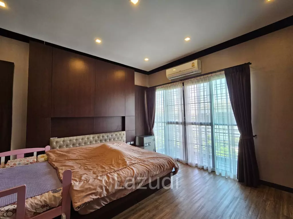 Green Area House for Sale in Sriracha