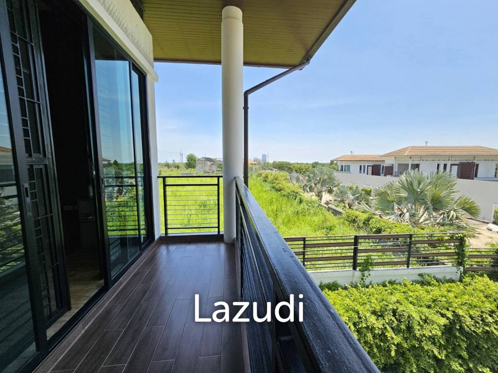 Green Area House for Sale in Sriracha