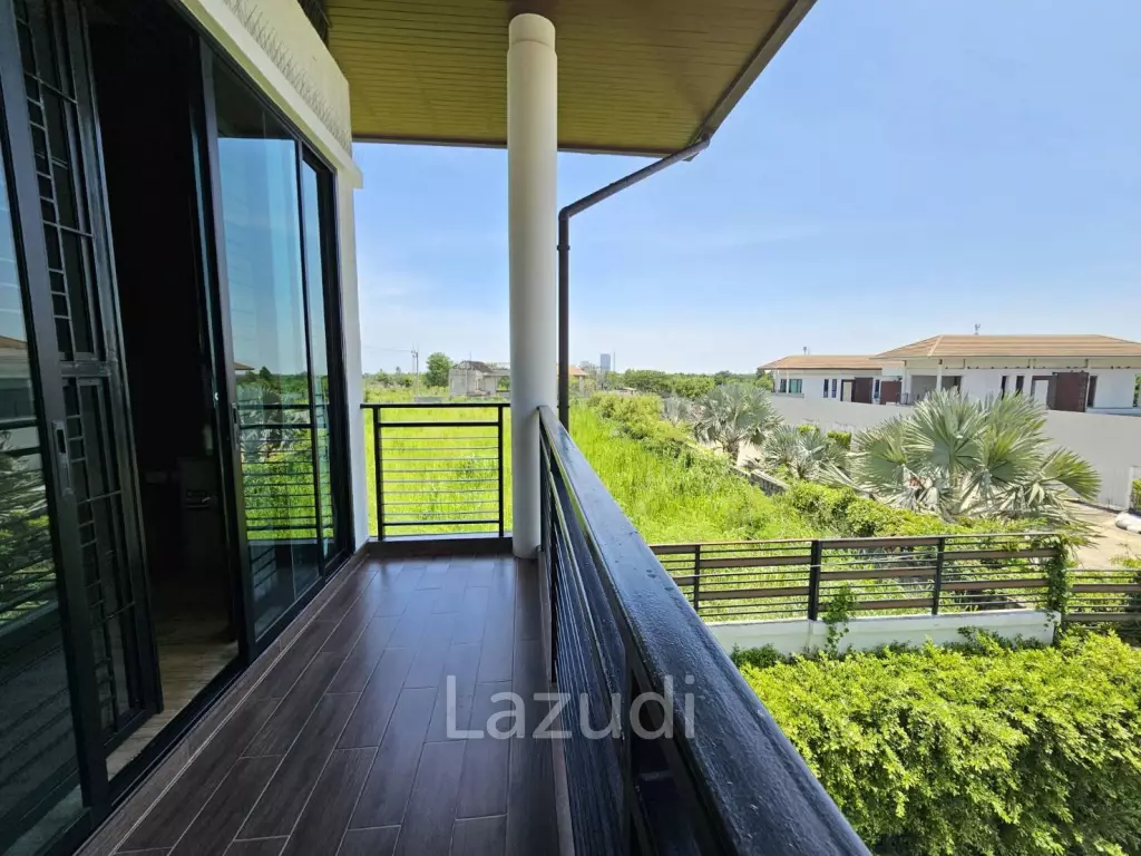 Green Area House for Sale in Sriracha