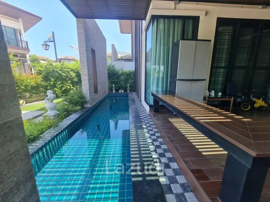 Green Area House for Sale in Sriracha