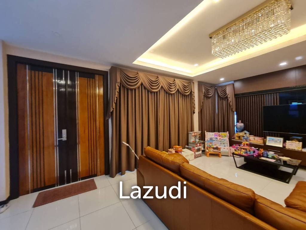 Green Area House for Sale in Sriracha