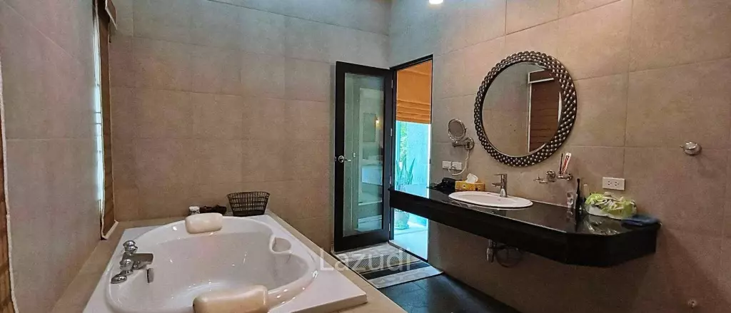 Pong House with Large Garden for Sale