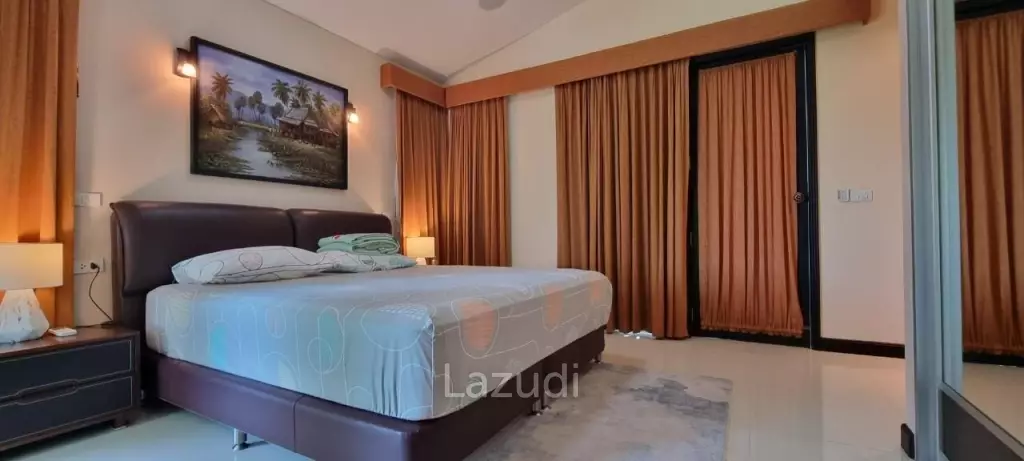 Pong House with Large Garden for Sale