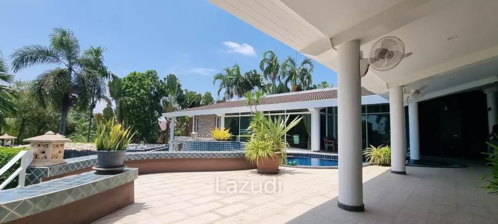 Pong House with Large Garden for Sale