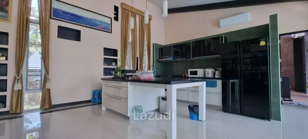 Pong House with Large Garden for Sale
