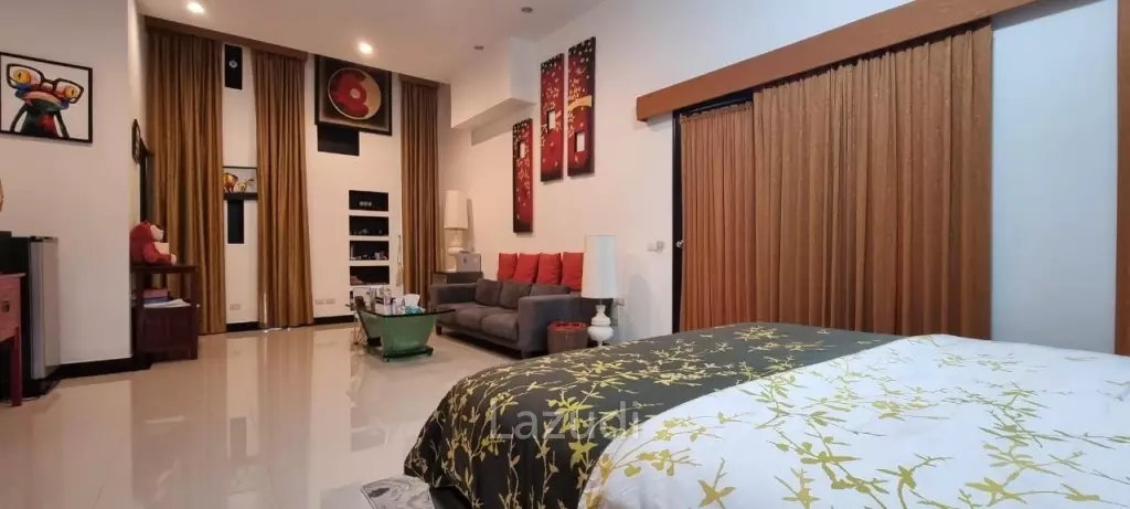 Pong House with Large Garden for Sale