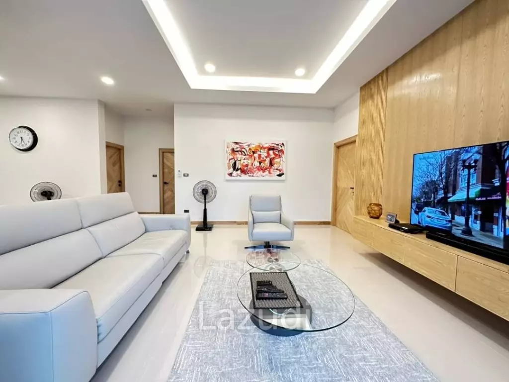 Spacious 3 Beds 3 Baths 250 SQ.M Modern House