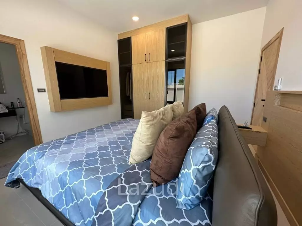 Spacious 3 Beds 3 Baths 250 SQ.M Modern House