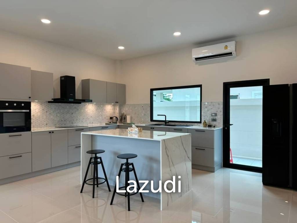 Spacious 3 Beds 3 Baths 250 SQ.M Modern House