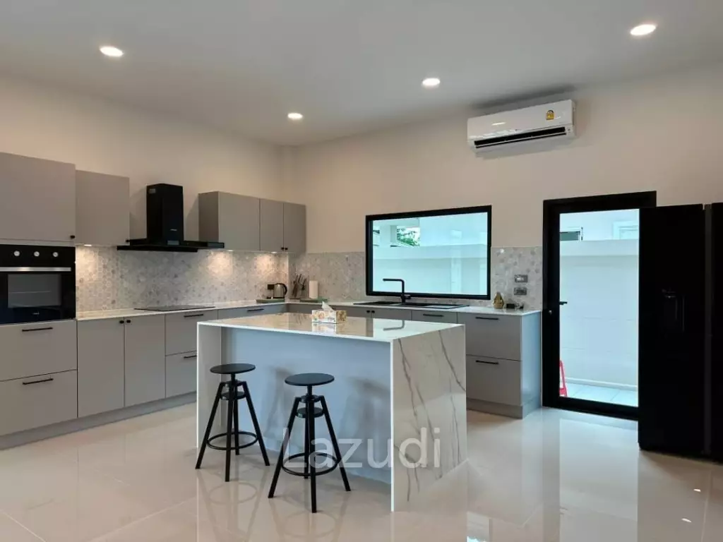 Spacious 3 Beds 3 Baths 250 SQ.M Modern House