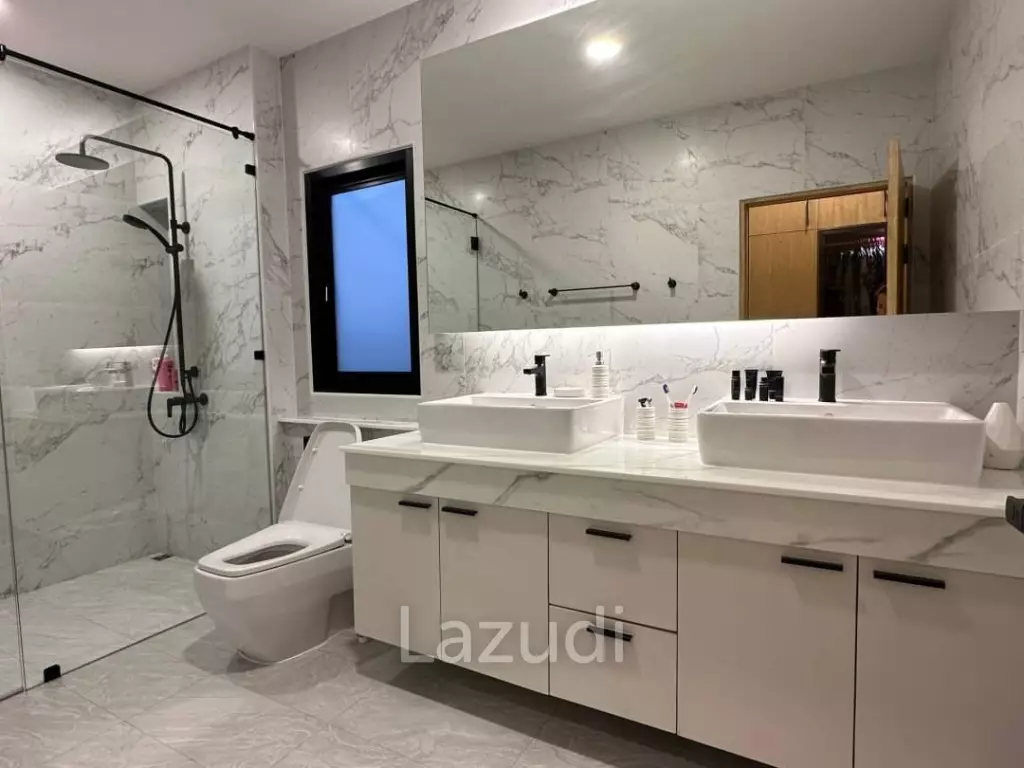 Spacious 3 Beds 3 Baths 250 SQ.M Modern House