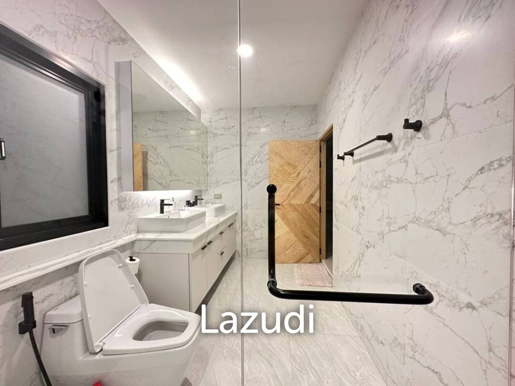 Spacious 3 Beds 3 Baths 250 SQ.M Modern House