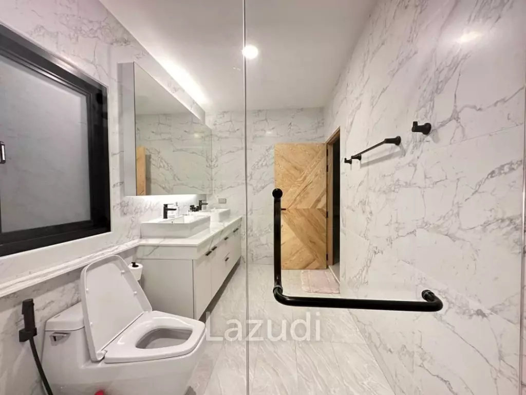 Spacious 3 Beds 3 Baths 250 SQ.M Modern House