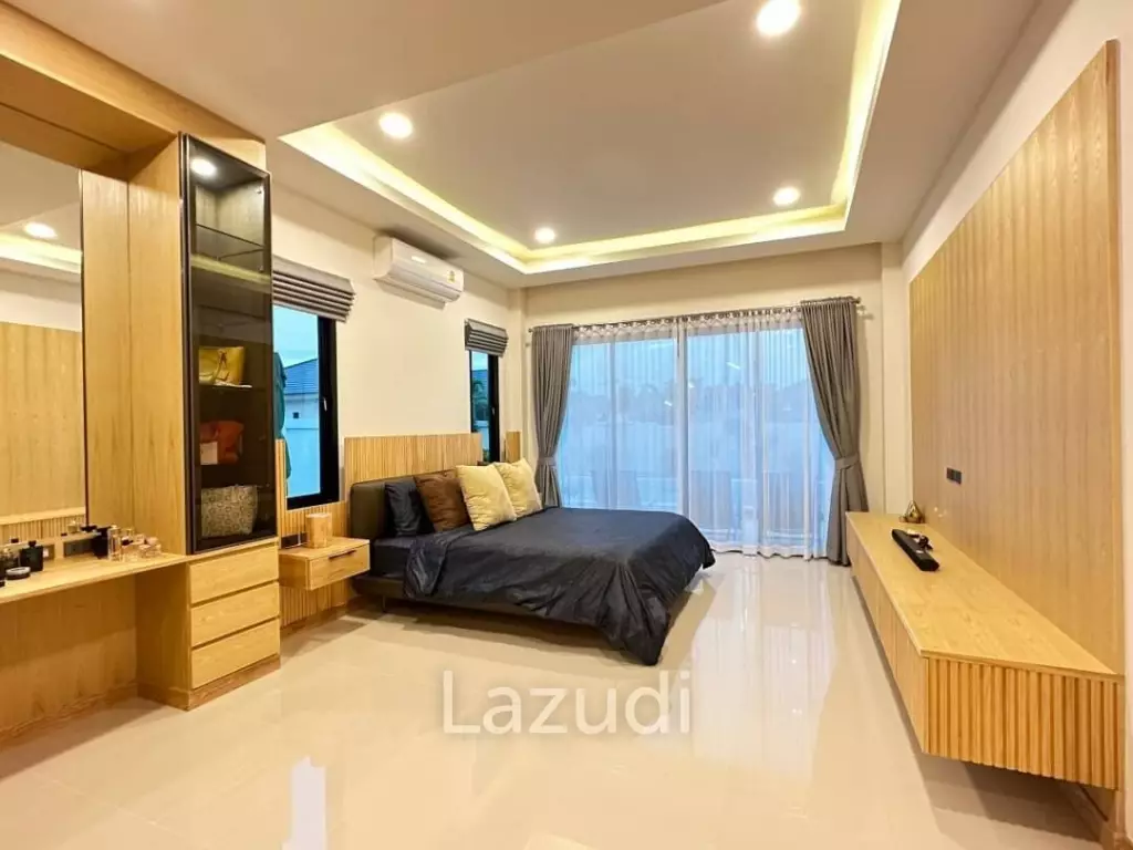 Spacious 3 Beds 3 Baths 250 SQ.M Modern House