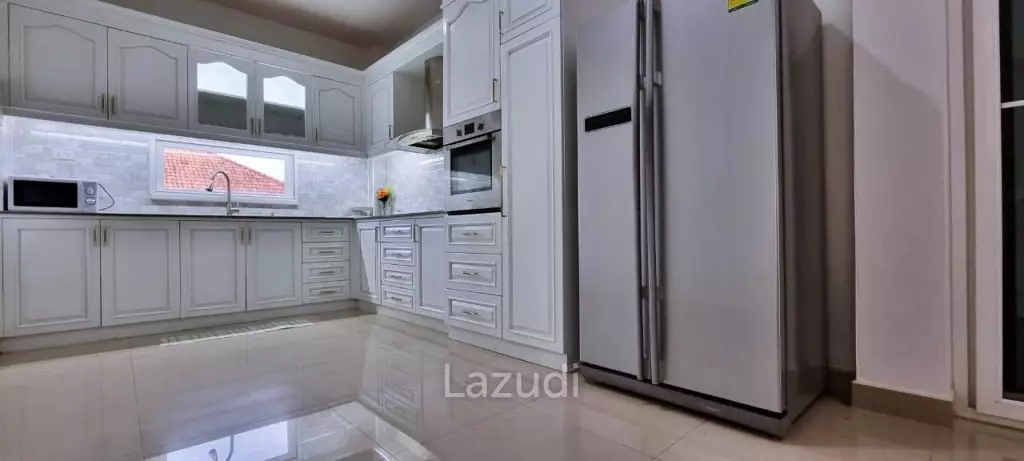 7 ห้องนอน ขายบ้านสวนเขตร้อนในพัทยาตะวันออก