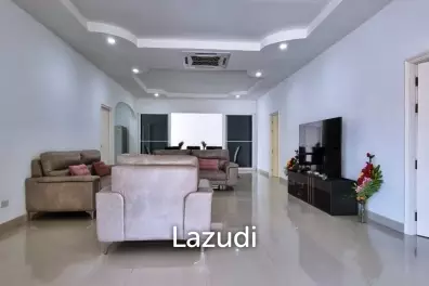 7 Beds Tropical Oasis Villa for Sale in East Pattaya