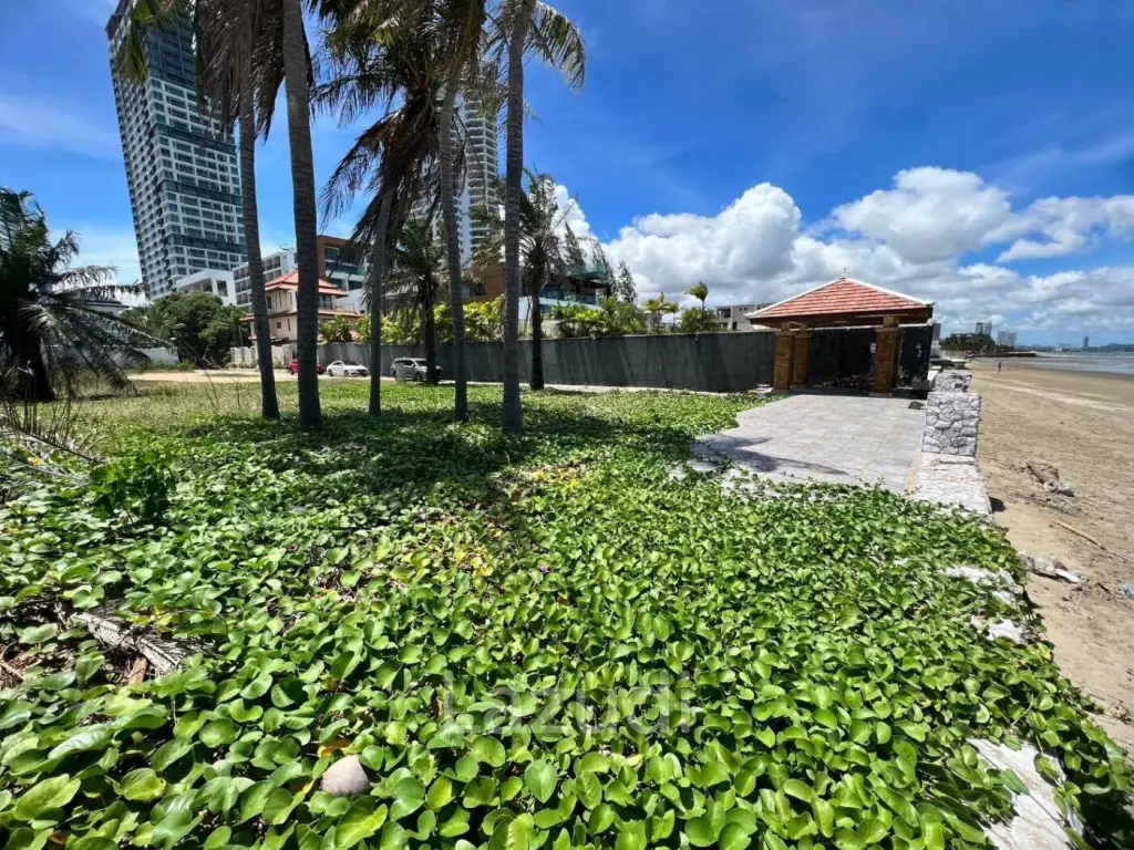 Beachfront Land for Sale in Na Jomtien