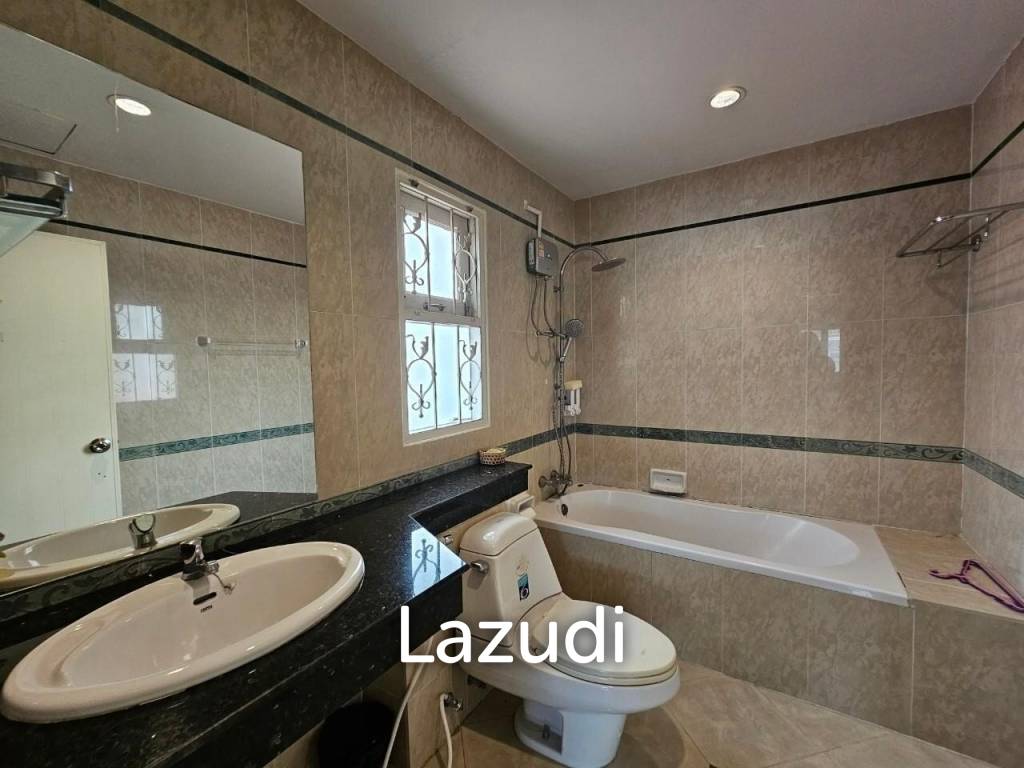 4 Bedrooms Jomtien House for Sale