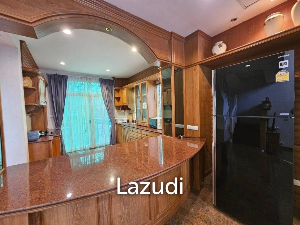 4 Bedrooms Jomtien House for Sale