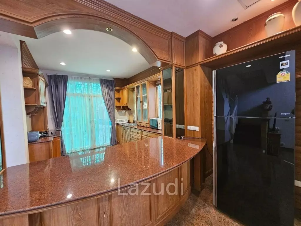 4 Bedrooms Jomtien House for Sale