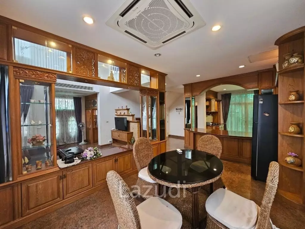 4 Bedrooms Jomtien House for Sale