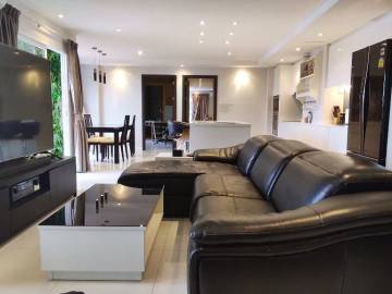 Excellent 3 Bedrooms Condo for Sale in The Place