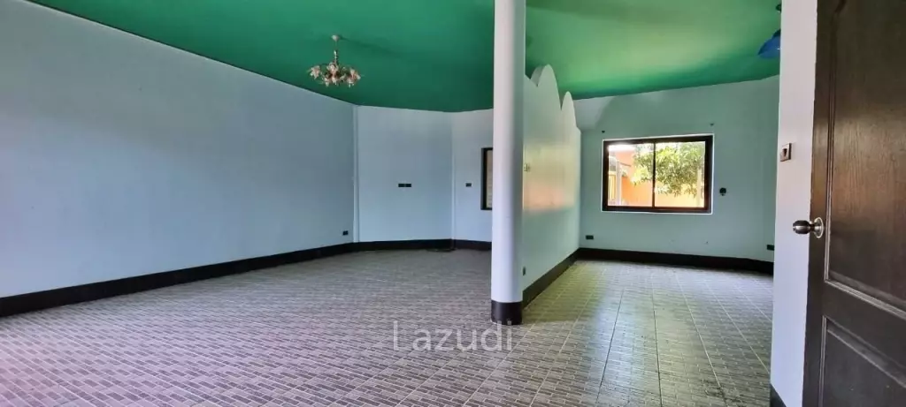 Land and Building for Sale in Huay Yai